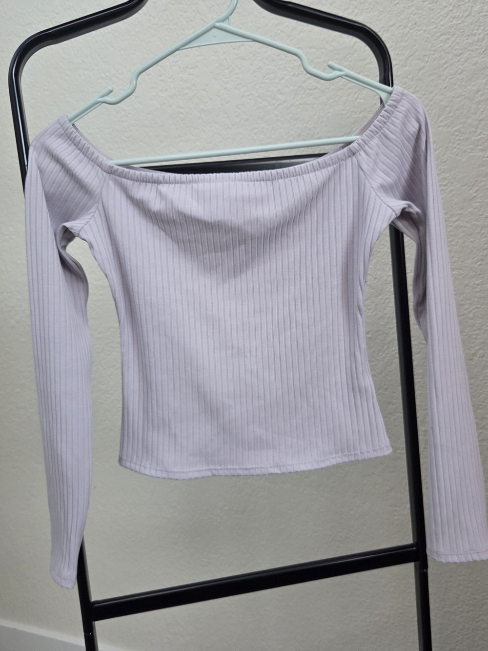 Express Off-Shoulder Ribbed Long Sleeve Top - Lavender